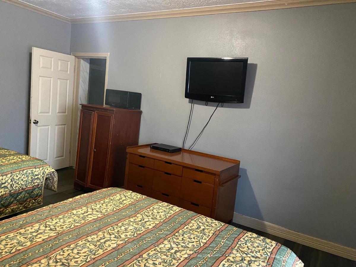 Queen Room Two Queen Beds