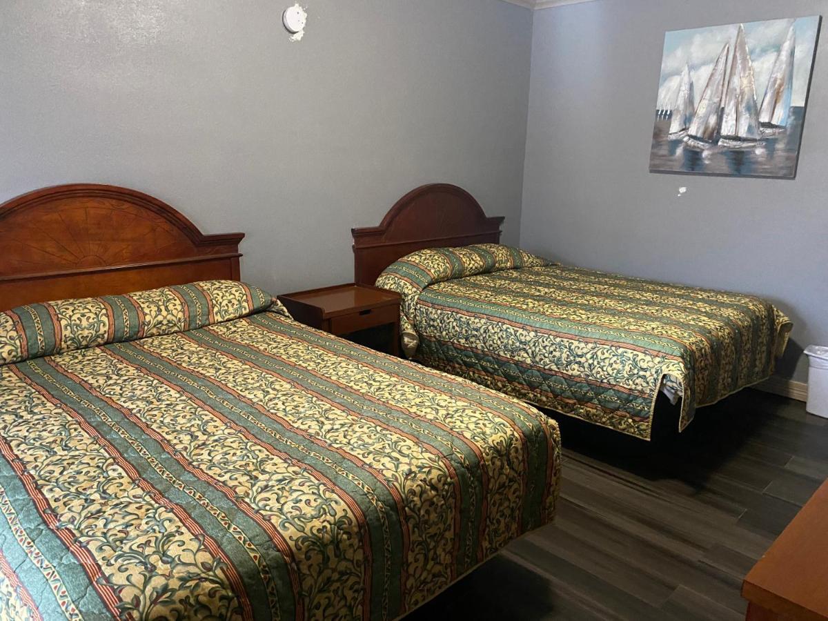 Queen Room Two Queen Beds