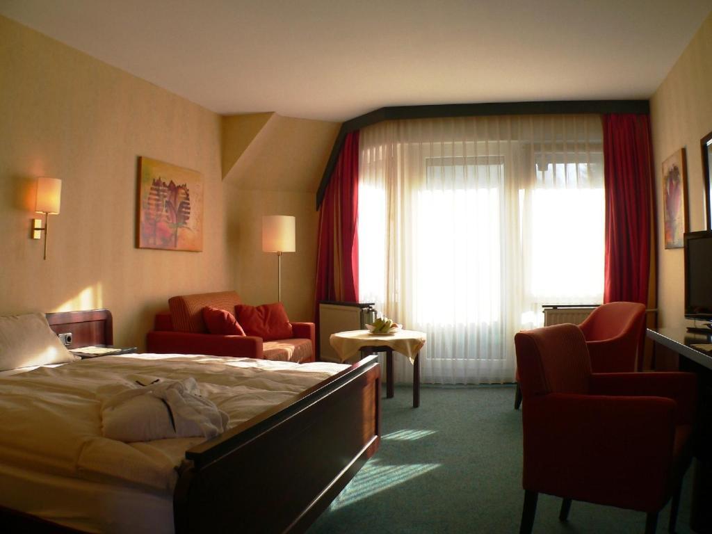 Single Room,965846842:JPEG