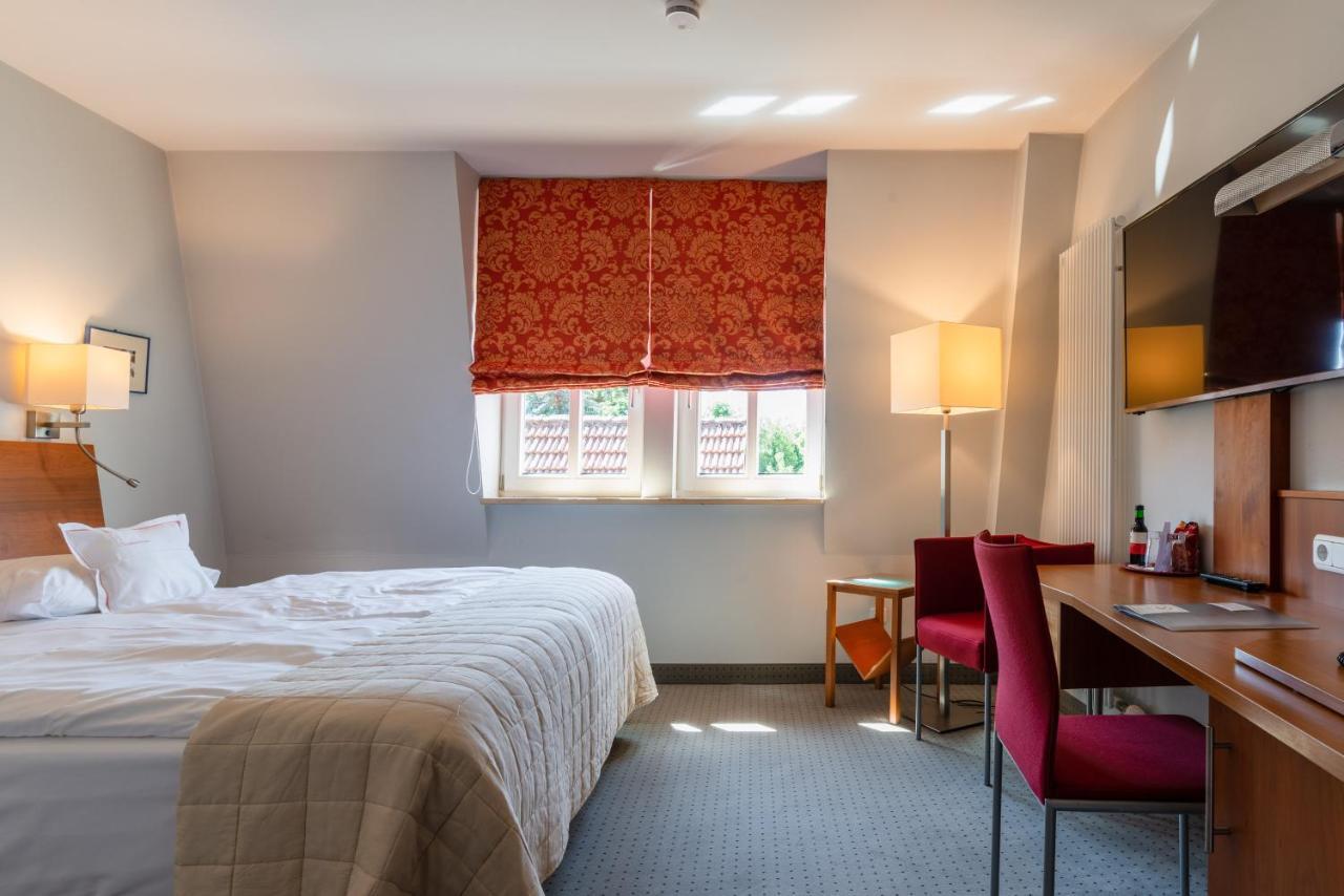 Large Double or Twin Room
