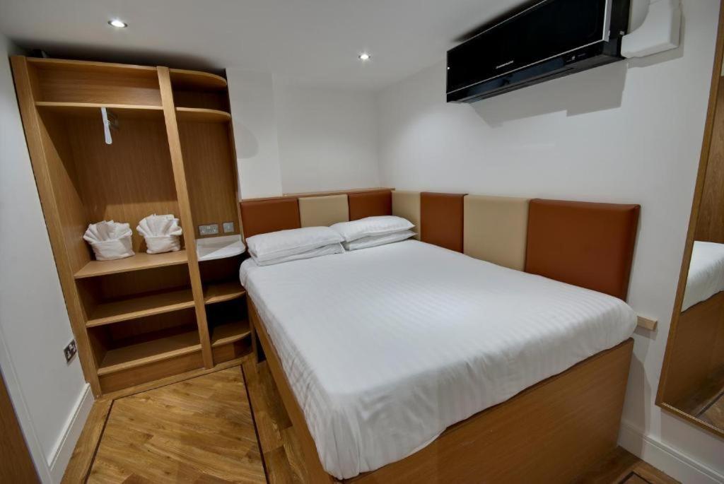 Economy Double Pod Room without Window