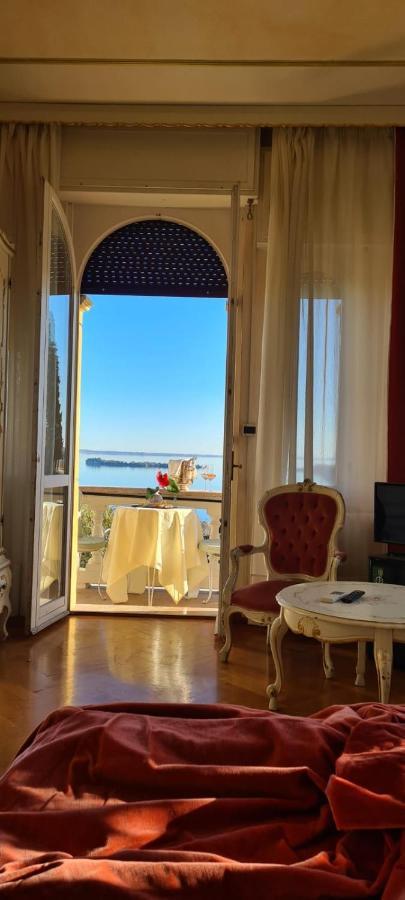 Romantic Double Room with Balcony and Lake View,1589148147:JPEG