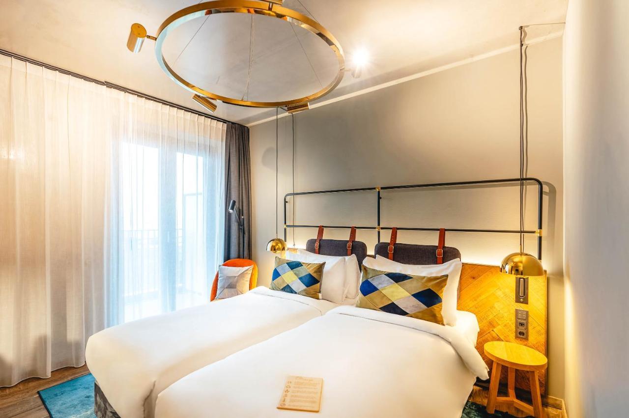 Twin Room with Balcony,1584767847:JPEG