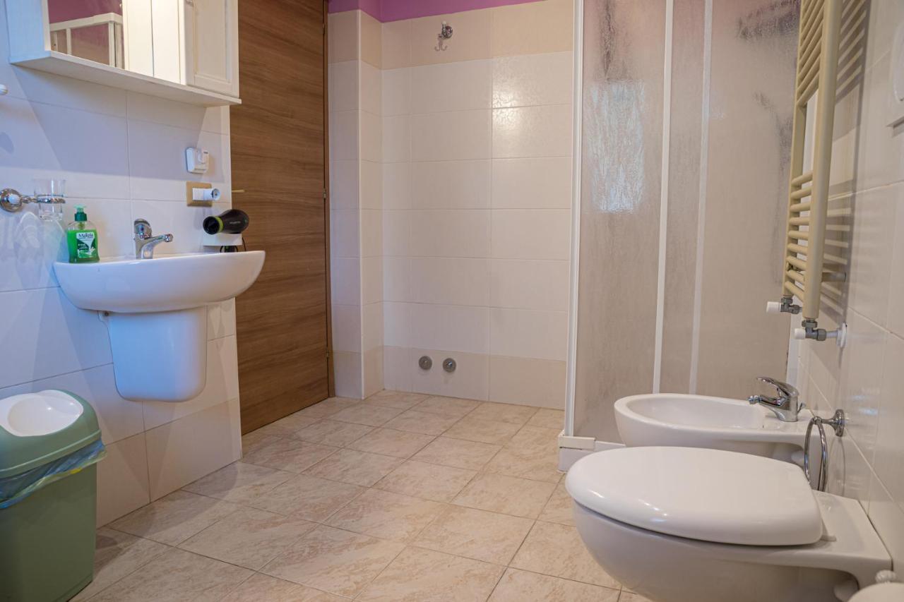 Comfort Triple Room Shower,1191095353:JPEG
