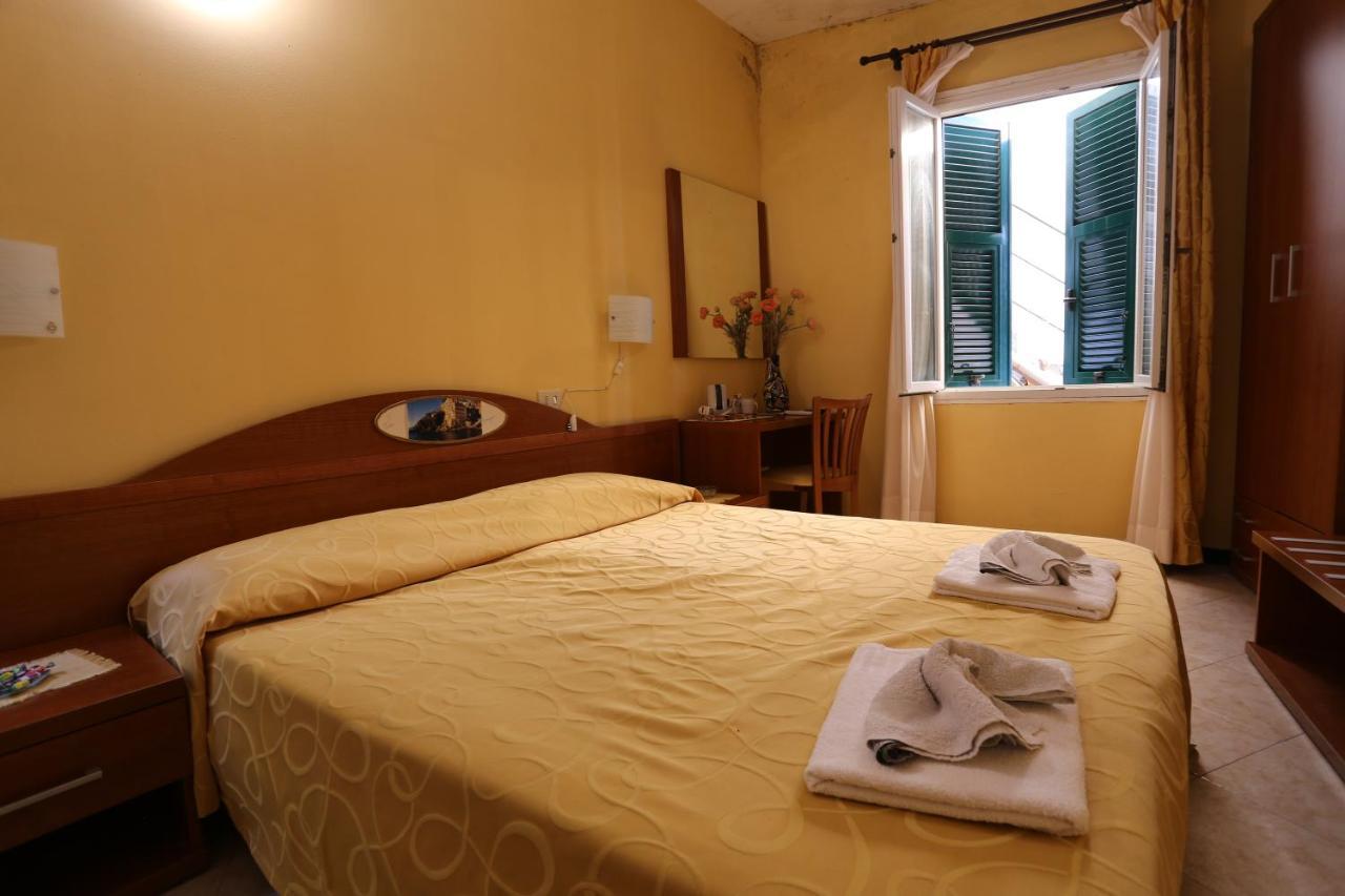 Double or Twin Room Garden View