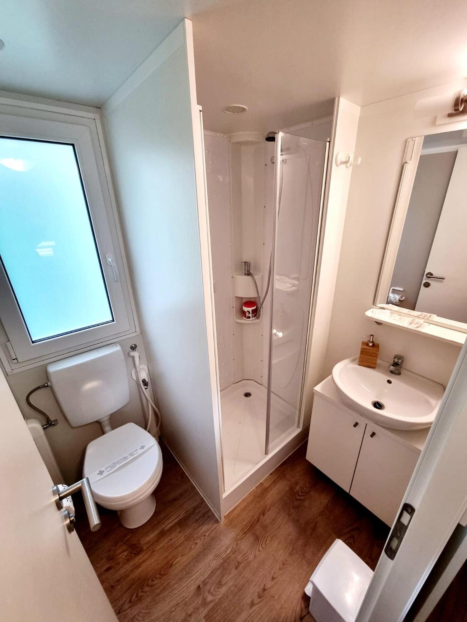 Mobile Home,1193027602:JPEG