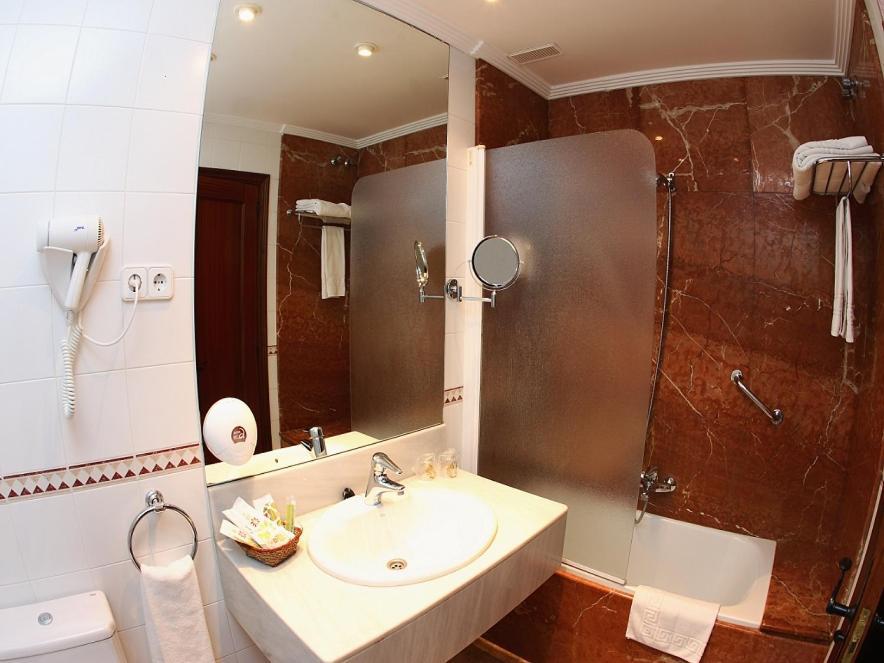 Large Single Room,1193414944:JPEG