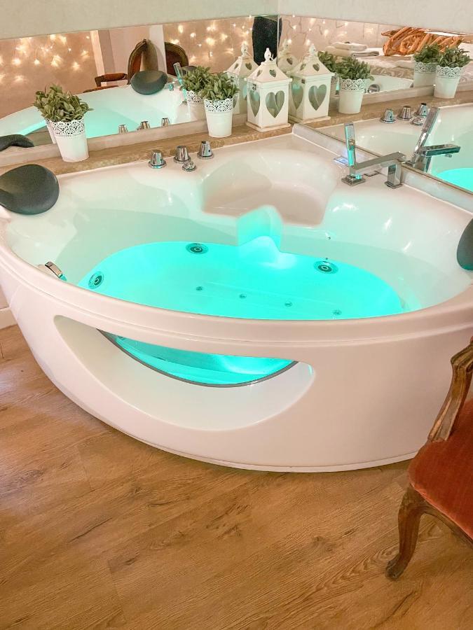 Queen Room Spa Bath