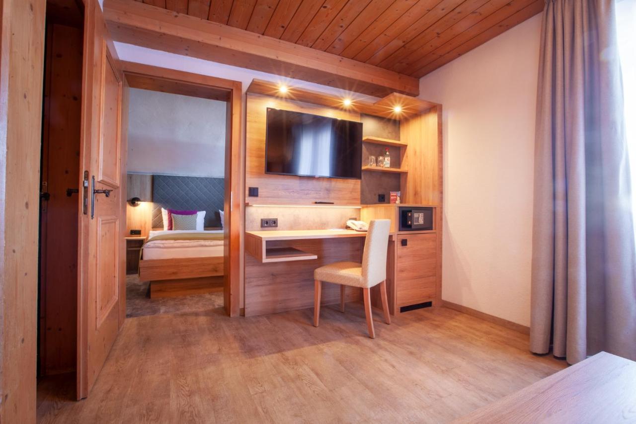 Holiday Room