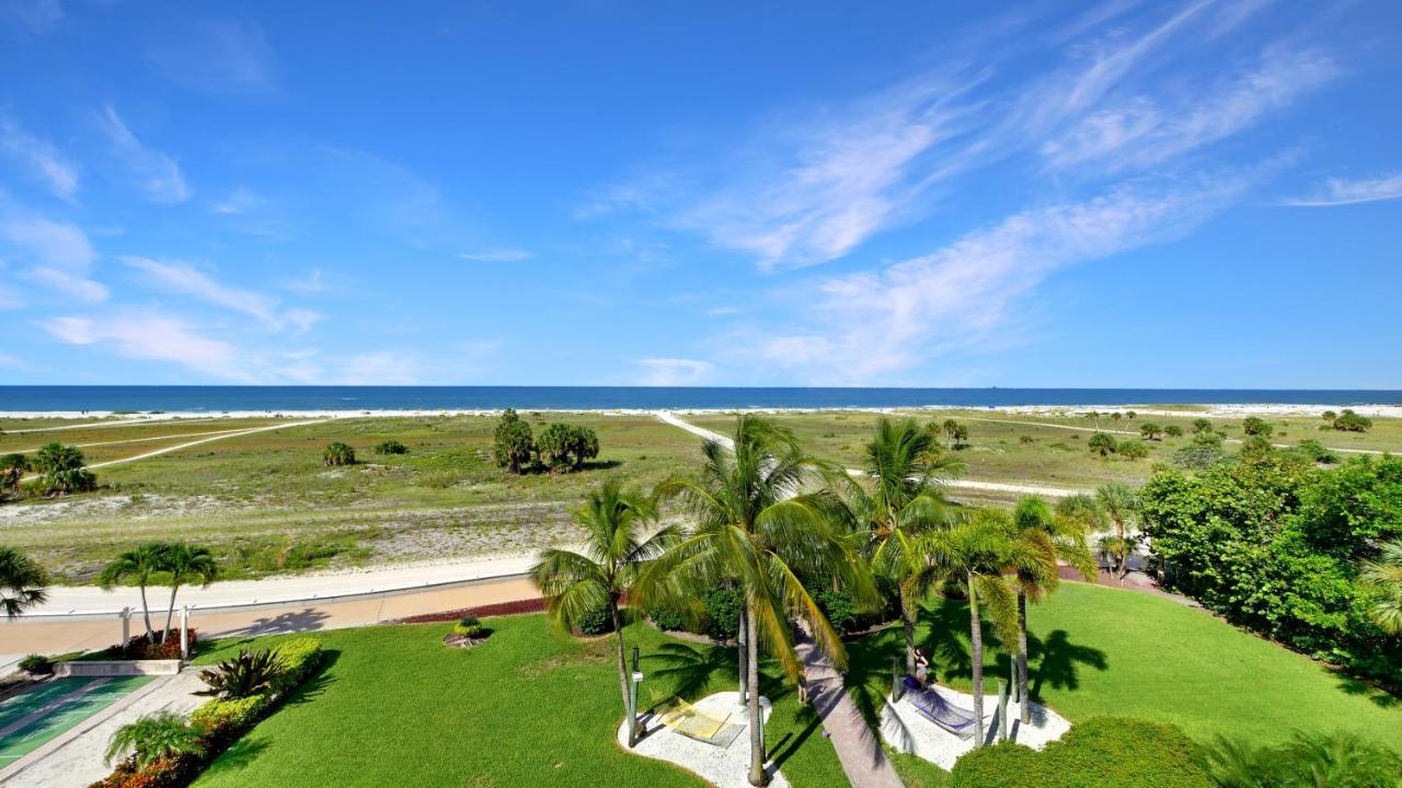 One-Bedroom Apartment Private Balcony Ocean View