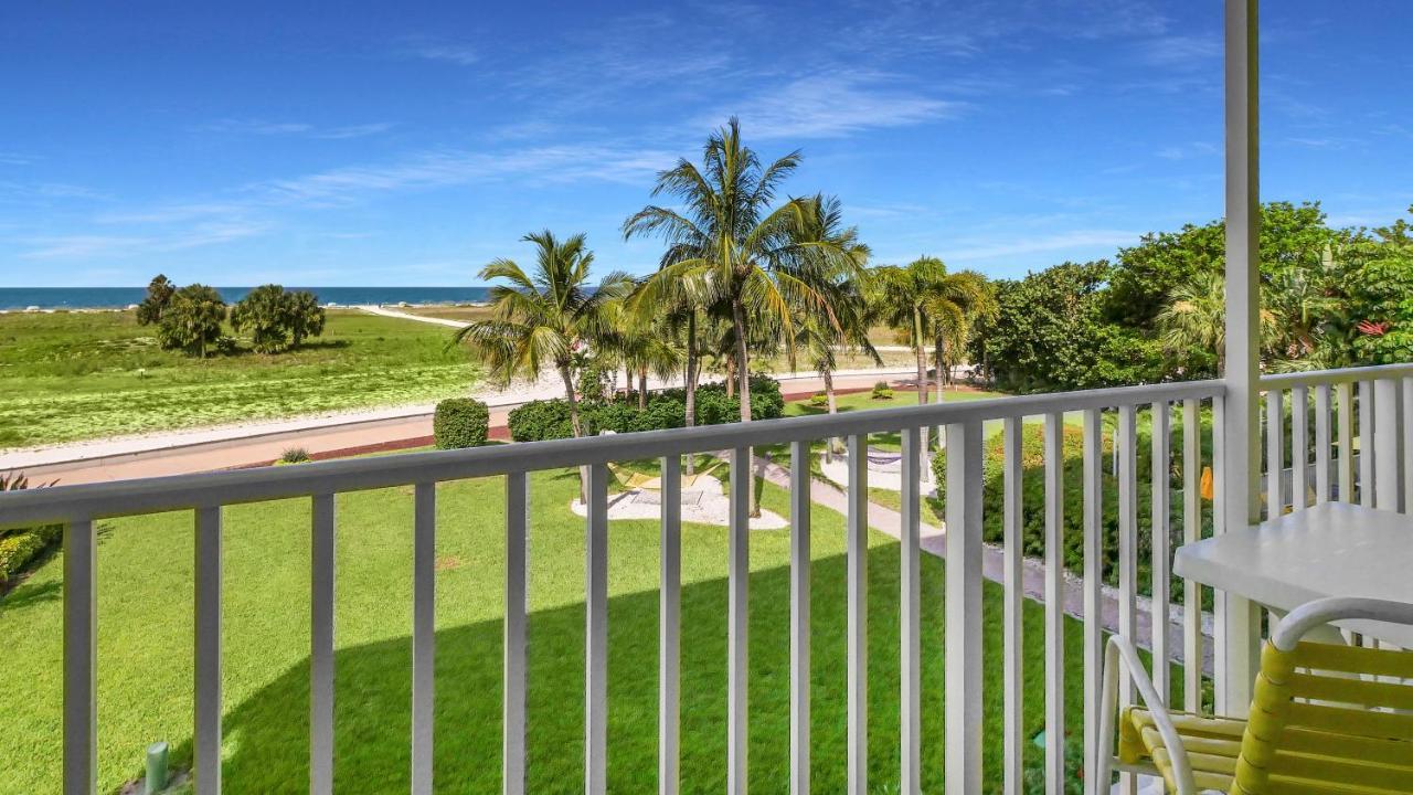 One-Bedroom Apartment Private Balcony Ocean View