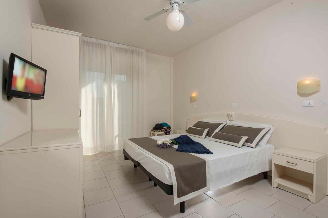 Standard Double or Twin Room,1195318474:JPEG