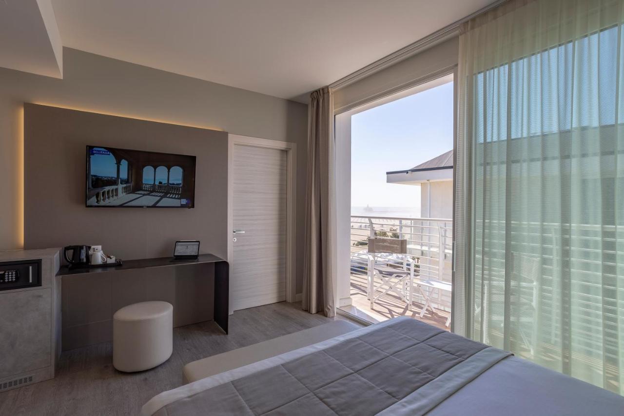 Superior Double Room Side Sea View