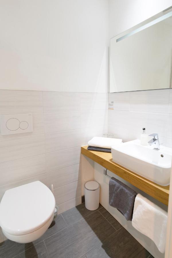 Double Room,1671880543:JPEG