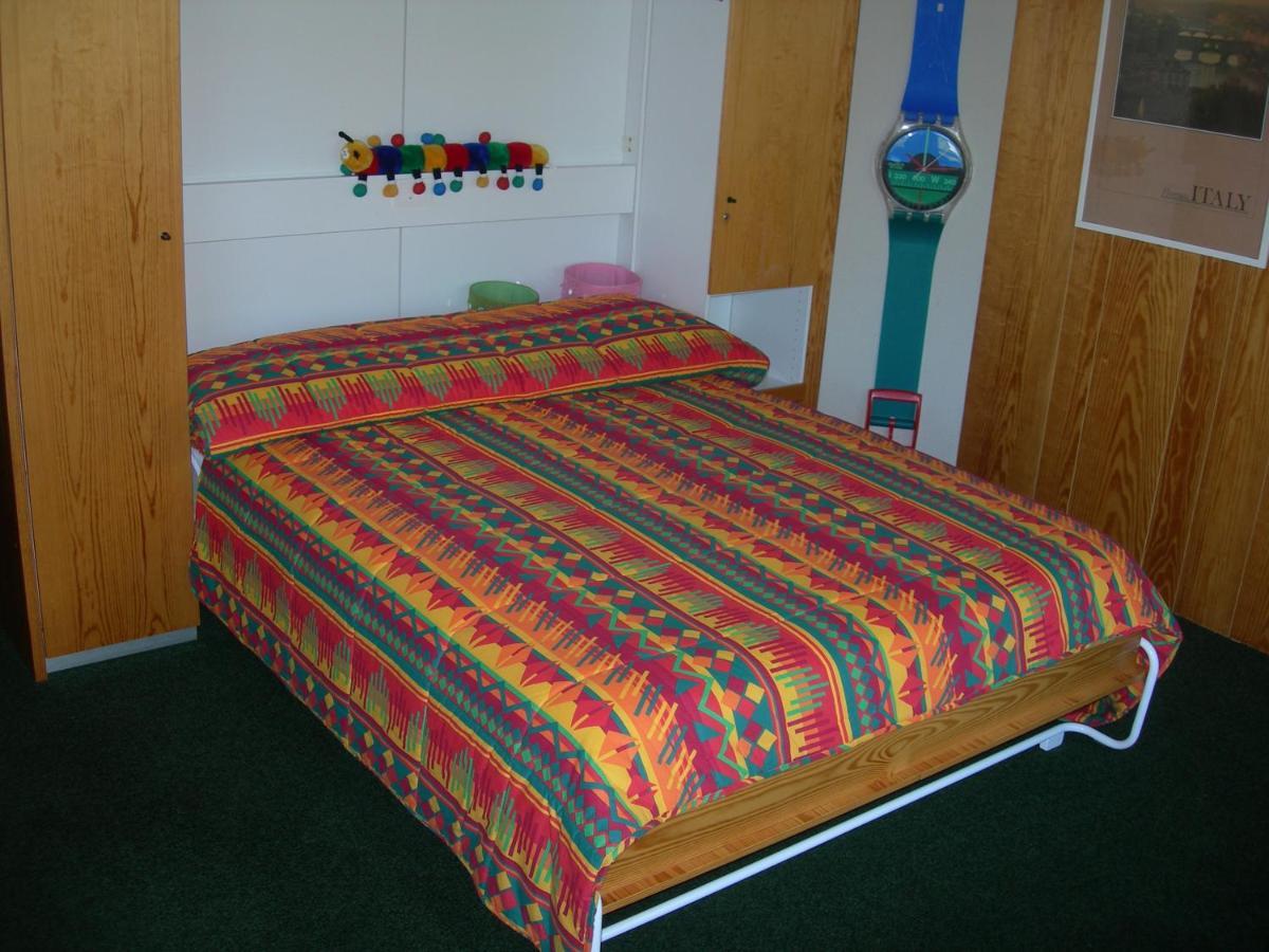 One-Bedroom Apartment,1195358143:JPEG