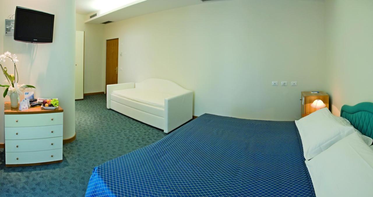 Classic Triple Room,1195742254:JPEG