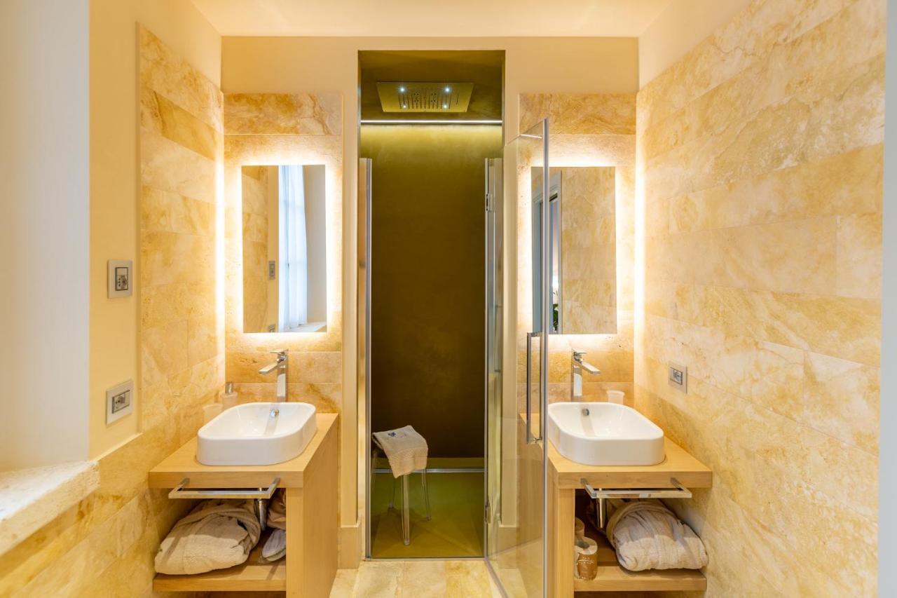 Superior King Suite