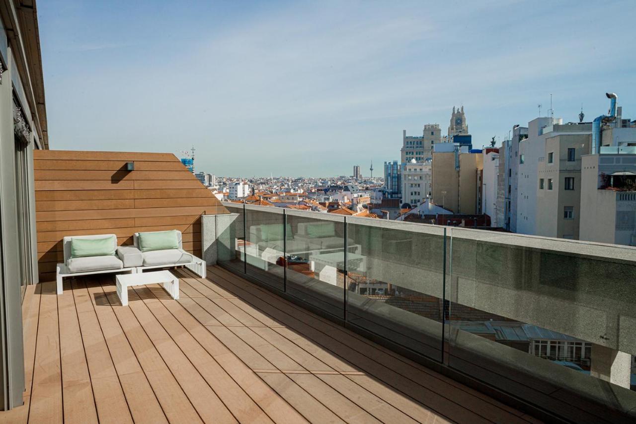 City-View 1 Bedroom Apartment terrace