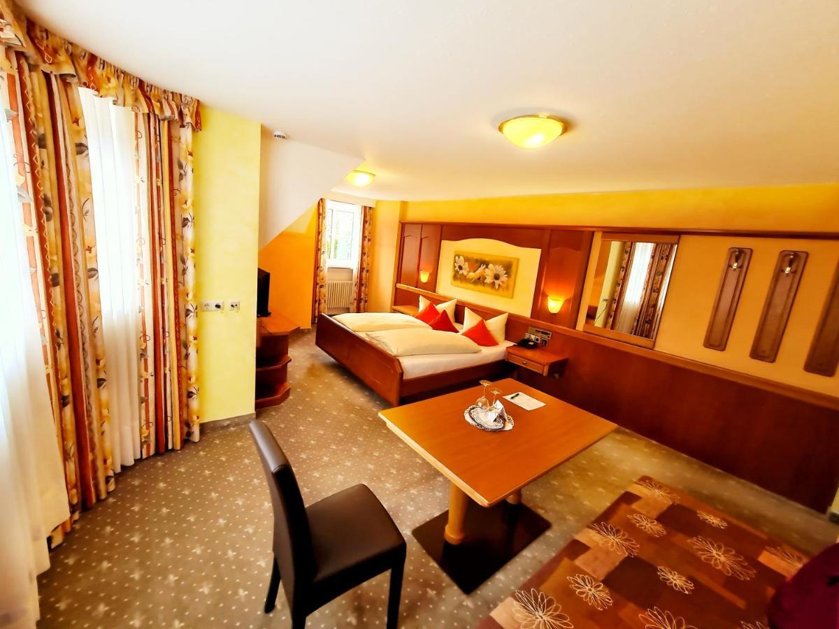 Standard Double Room,702575098:JPEG