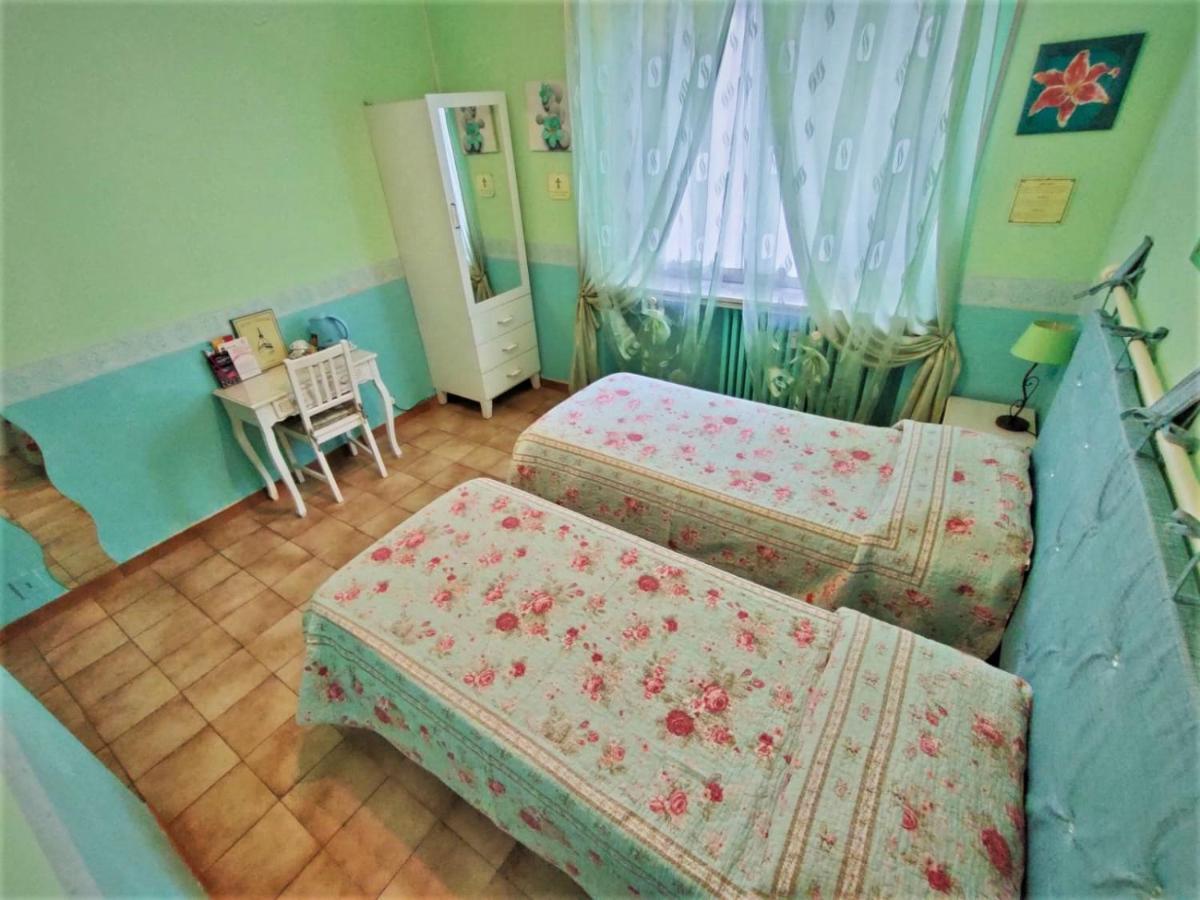 Double or Twin Room Private Bathroom