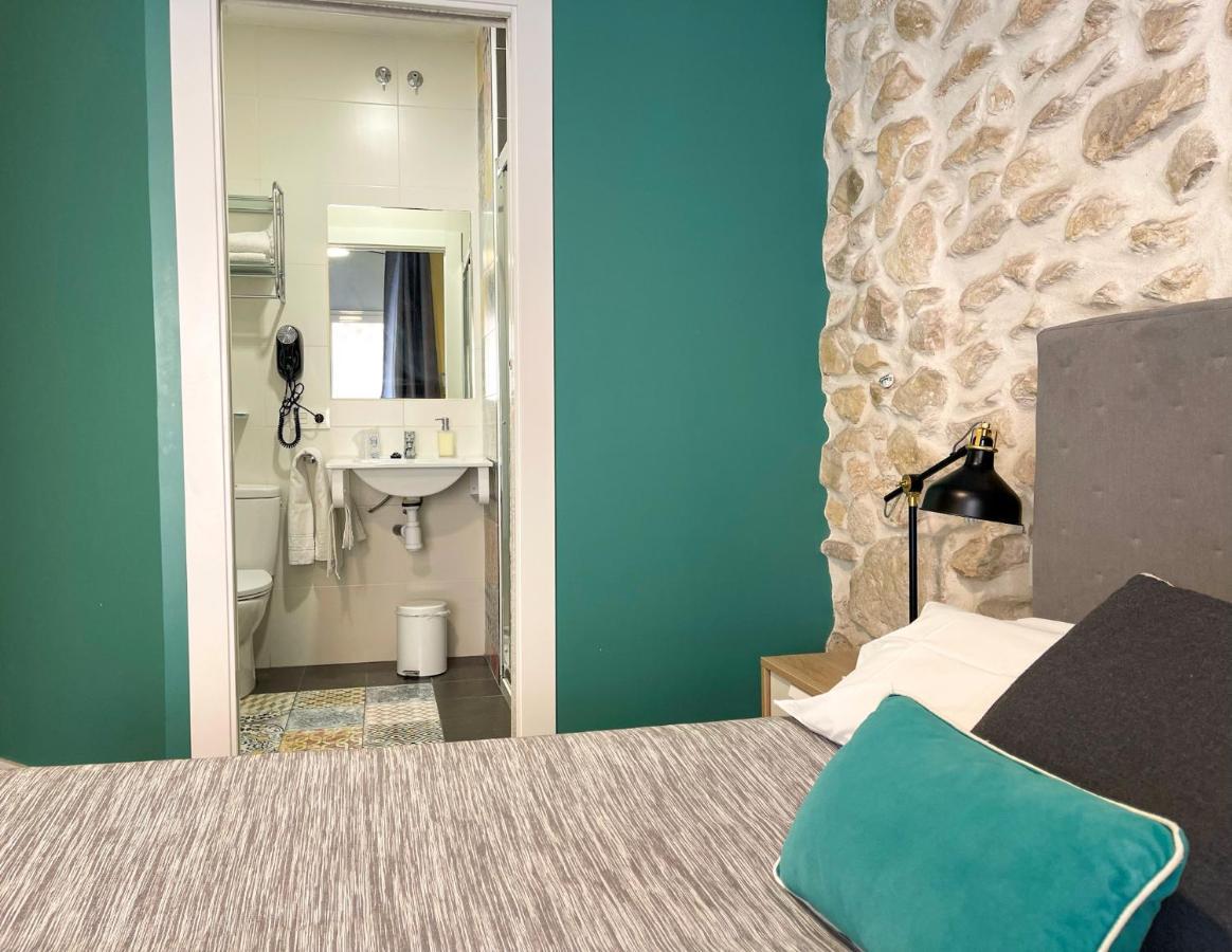 Double Room Private Bathroom