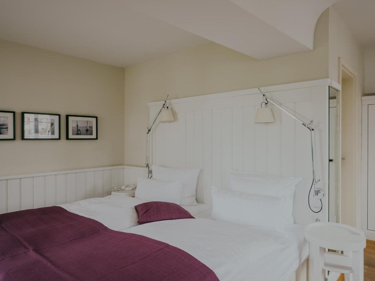 Superior Double Room Lake Side