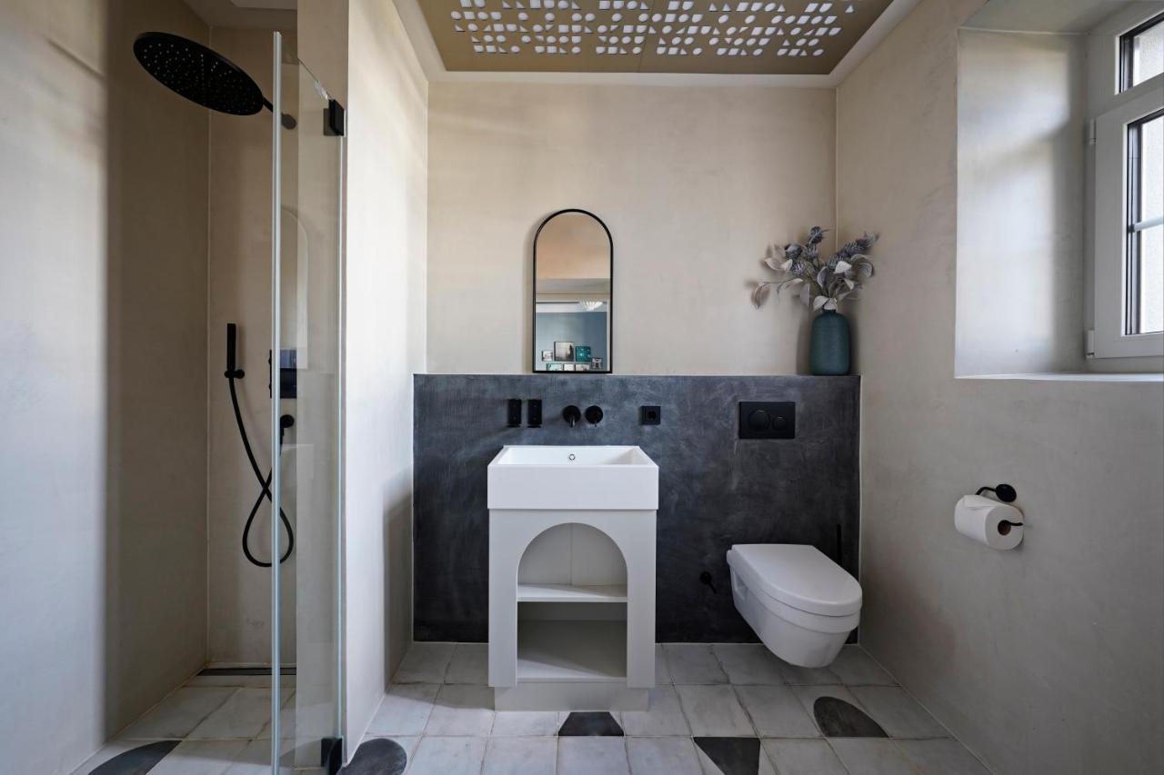 Medium Room