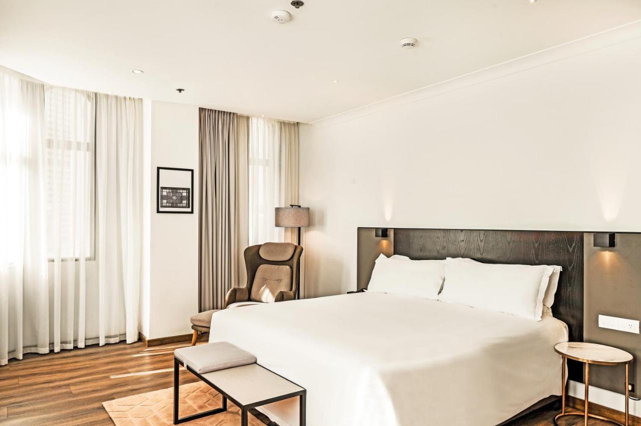 Signature Premium Corner King Room,1277405665:JPEG