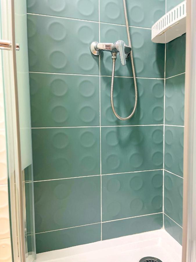 Single Room Private Bathroom