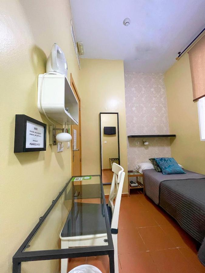 Single Room Private Bathroom