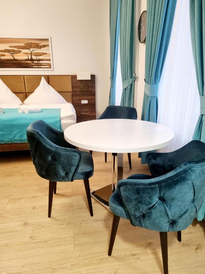 Deluxe Family Suite