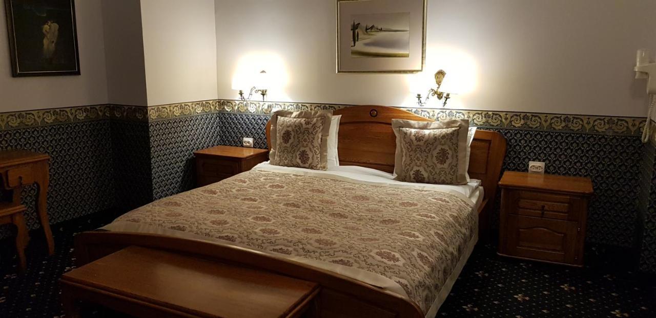 Standard King Room
