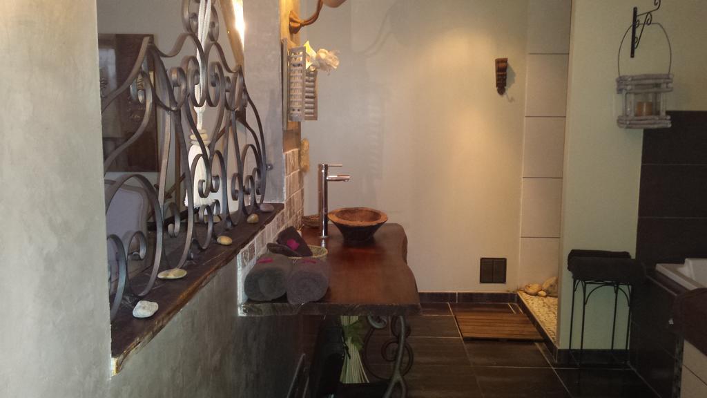 Chambre Double avec Douche et Baignoire Spa
