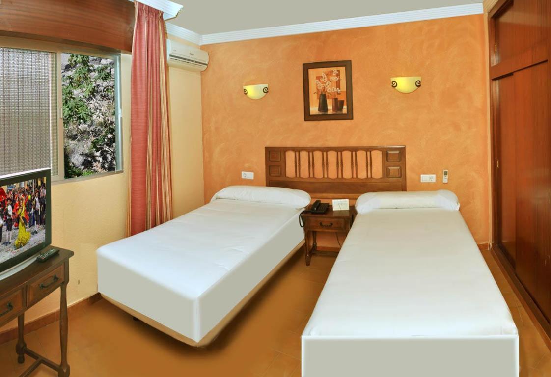Double or Twin Room Sea View