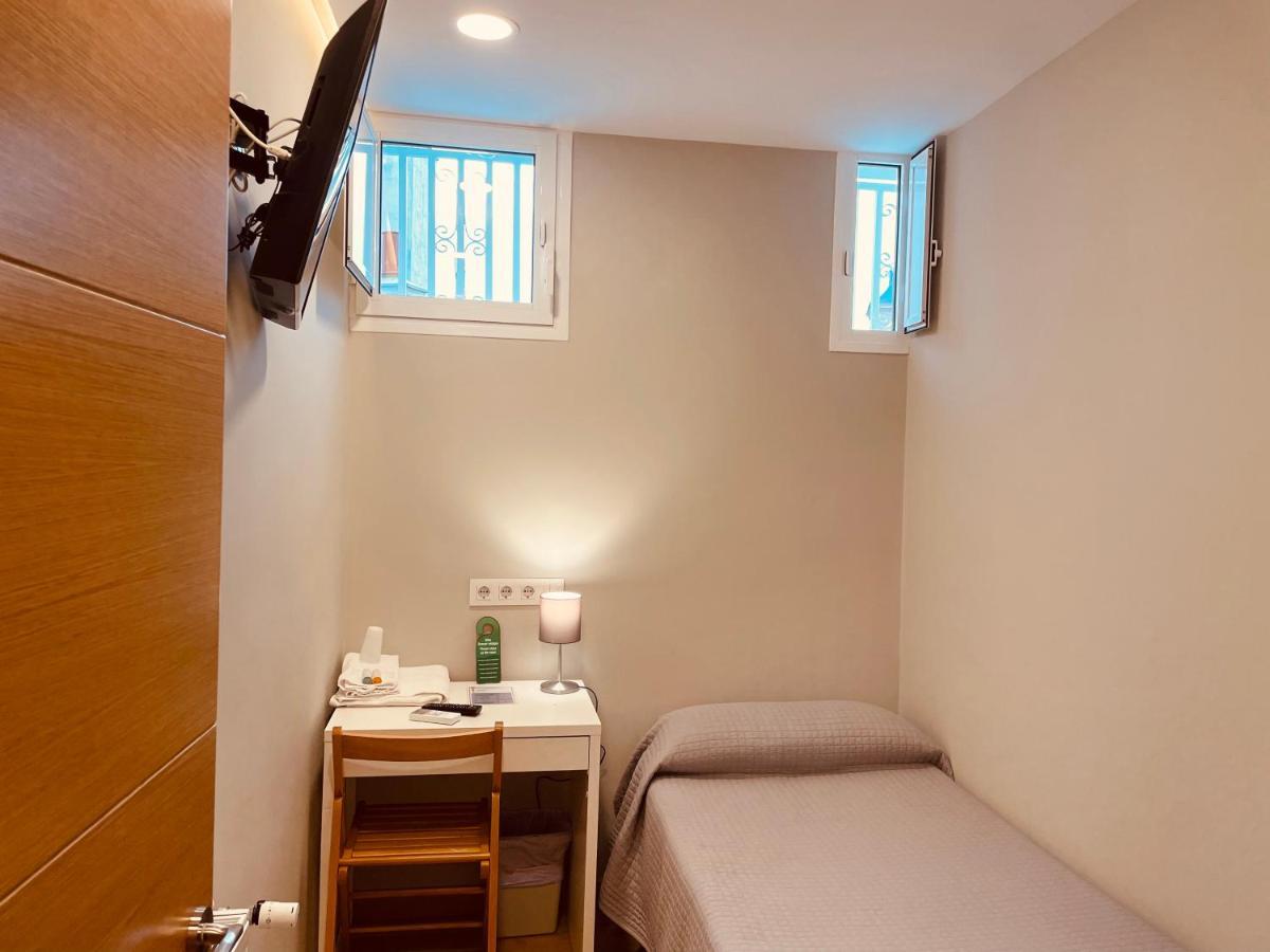Single Room,1318183636:JPEG