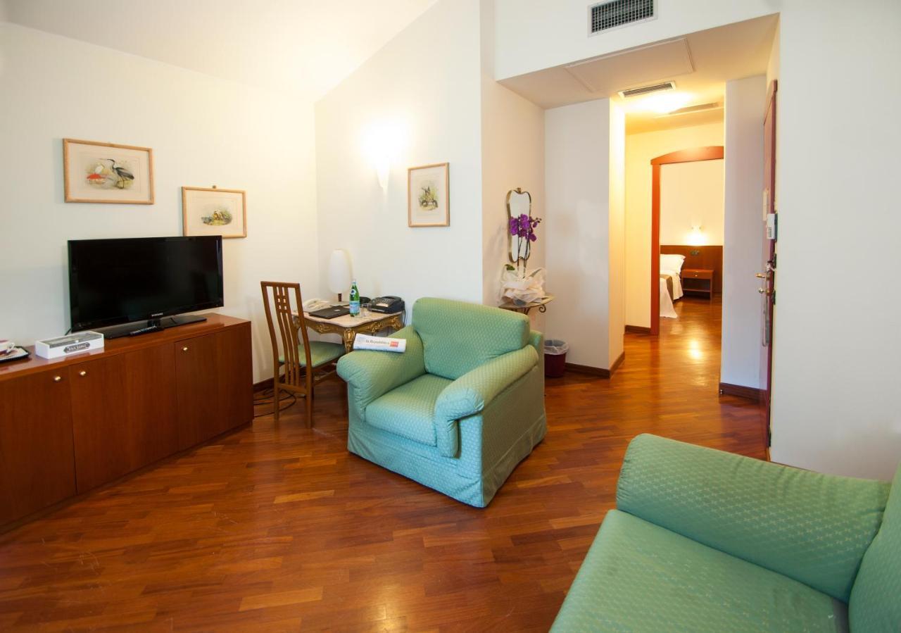 One-Bedroom Suite,1198644247:JPEG
