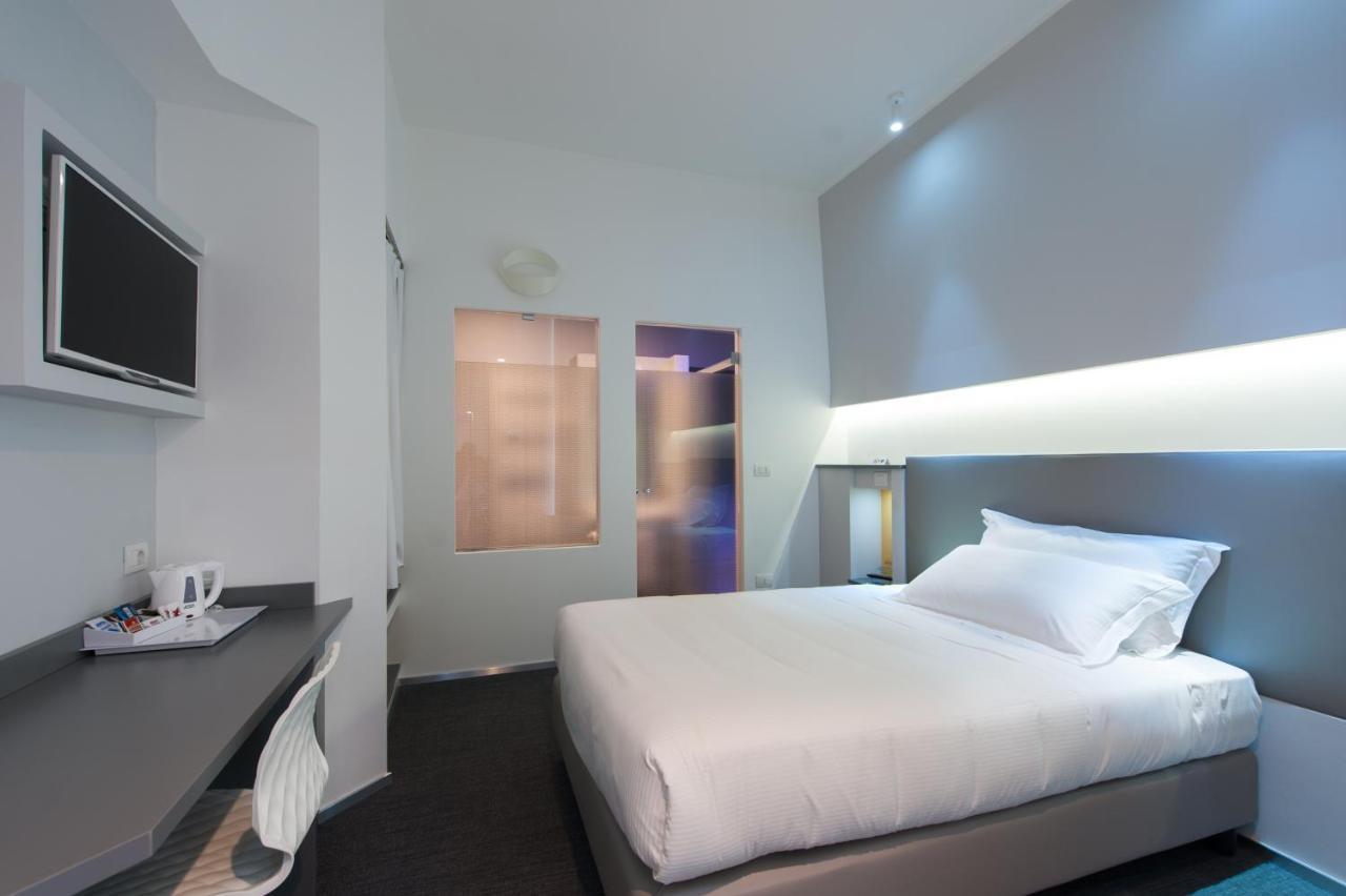 Double Room French Bed