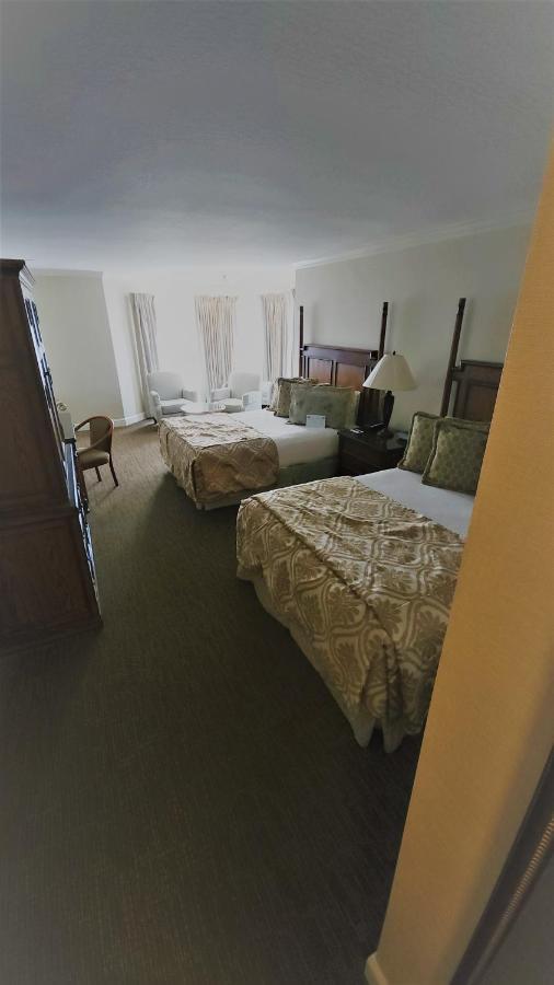 Queen Room Two Queen Beds