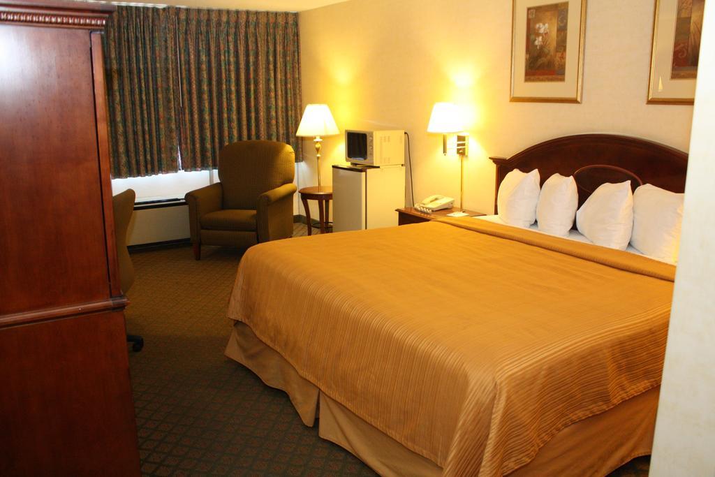 King Room - Accessible/Non-Smoking