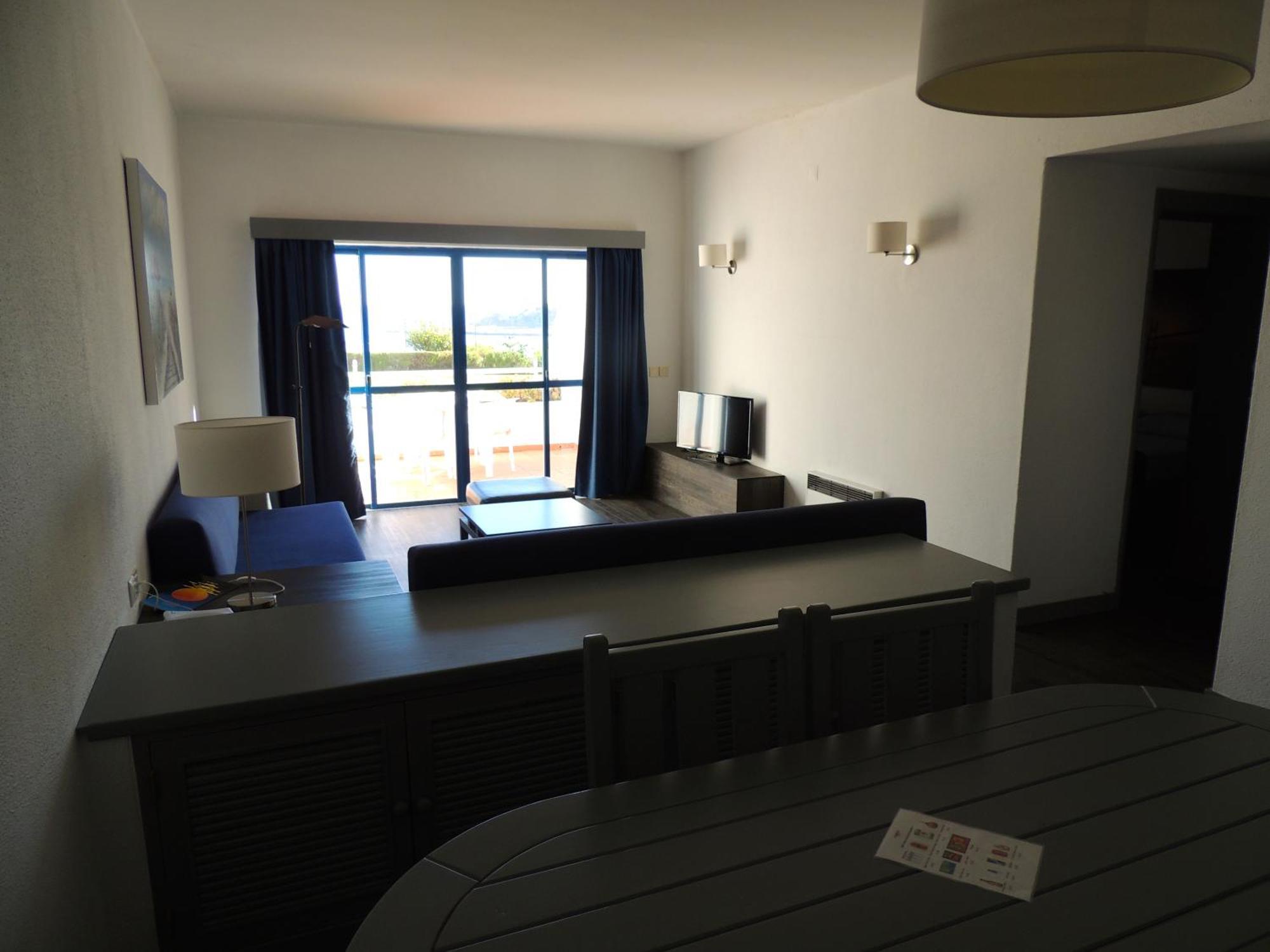One-Bedroom Apartment Frontal Sea View