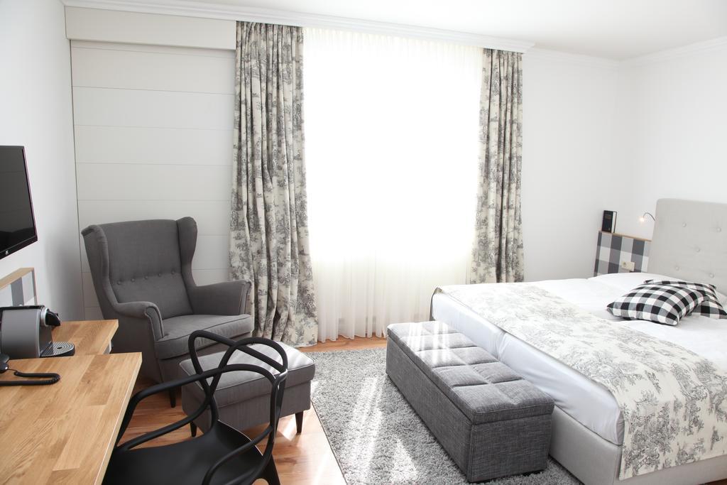 Large Double Room Double Bed