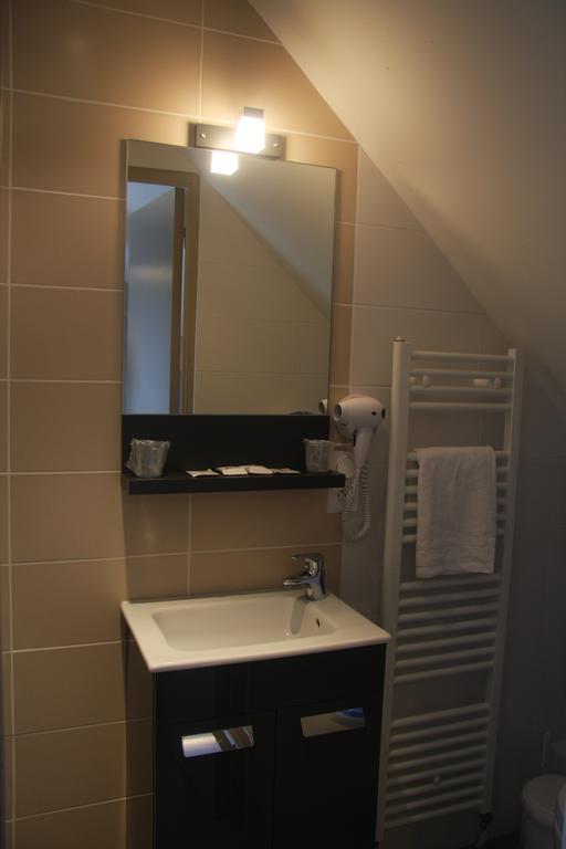 Small Double Room,1039354438:JPEG