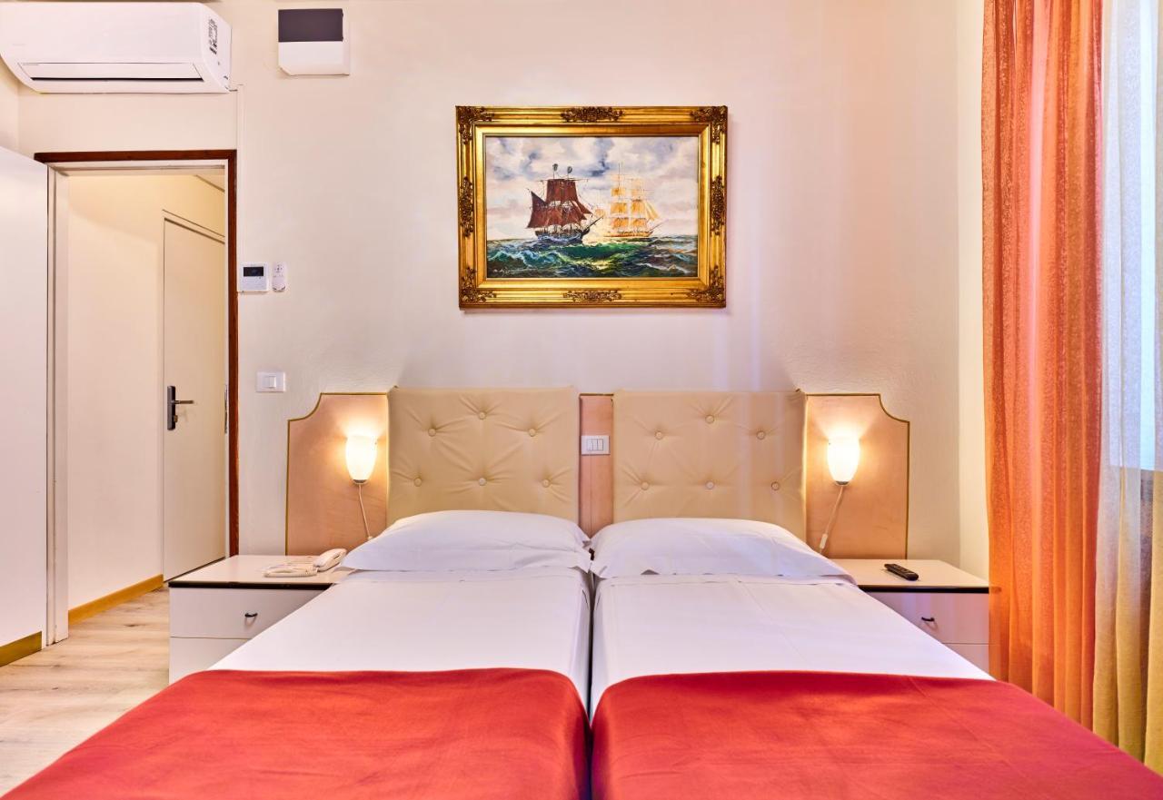 Large Twin Room