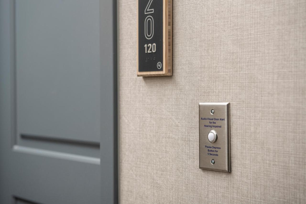 King Suite Hearing Accessible