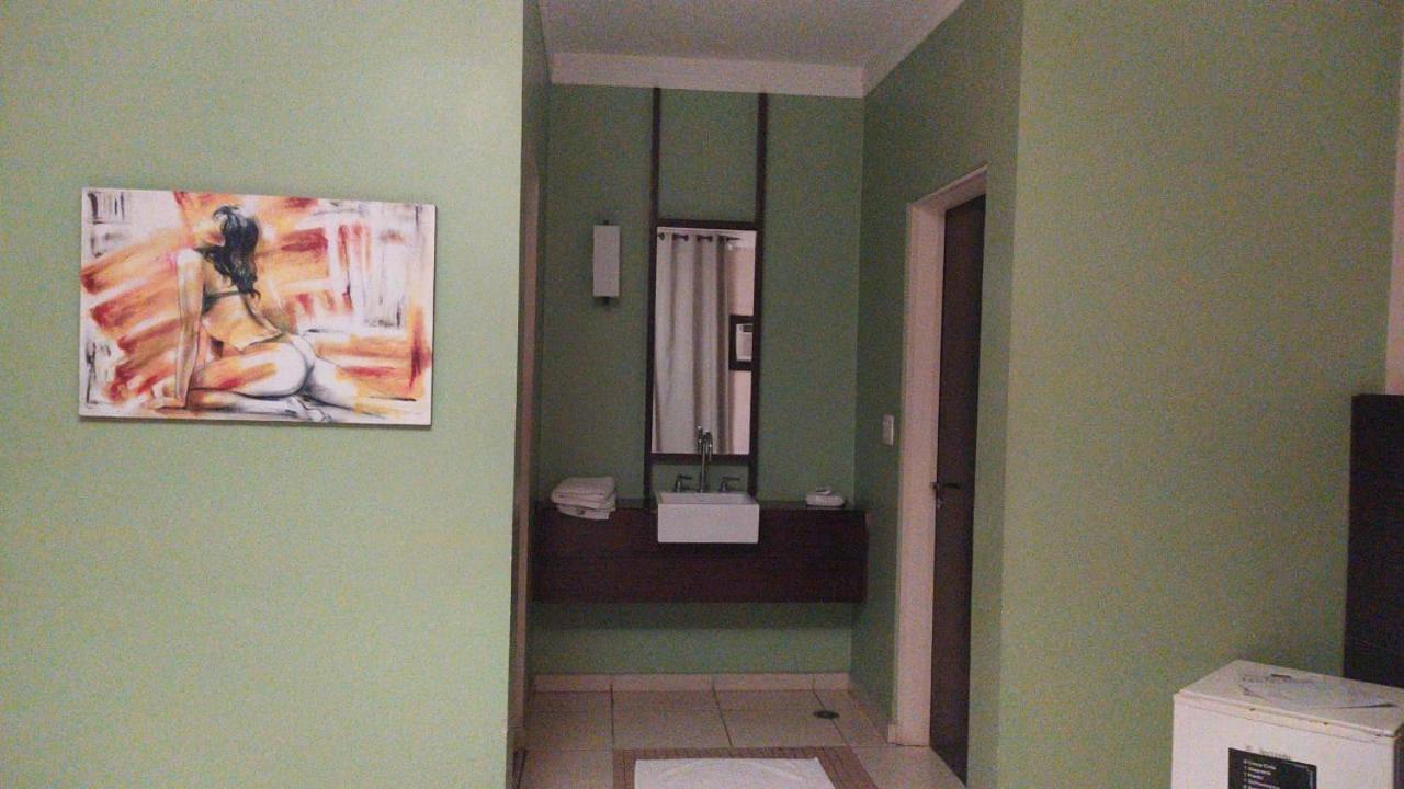 Standard Studio,1203538486:JPEG