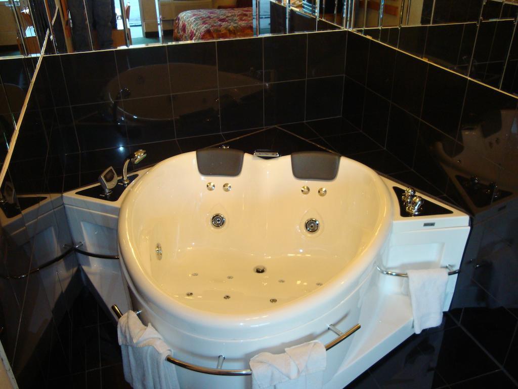 King Room Spa Bath