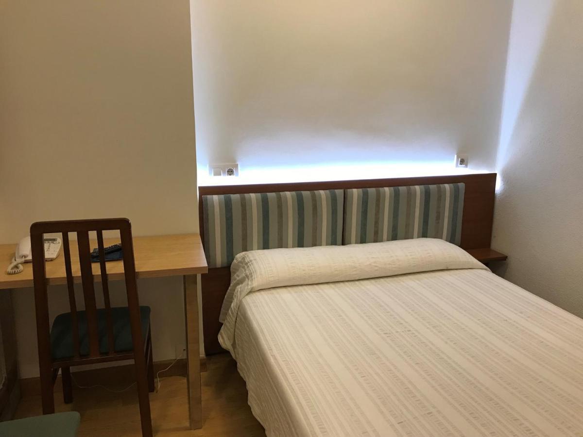 Budget Double or Twin Room,1204518763:JPEG