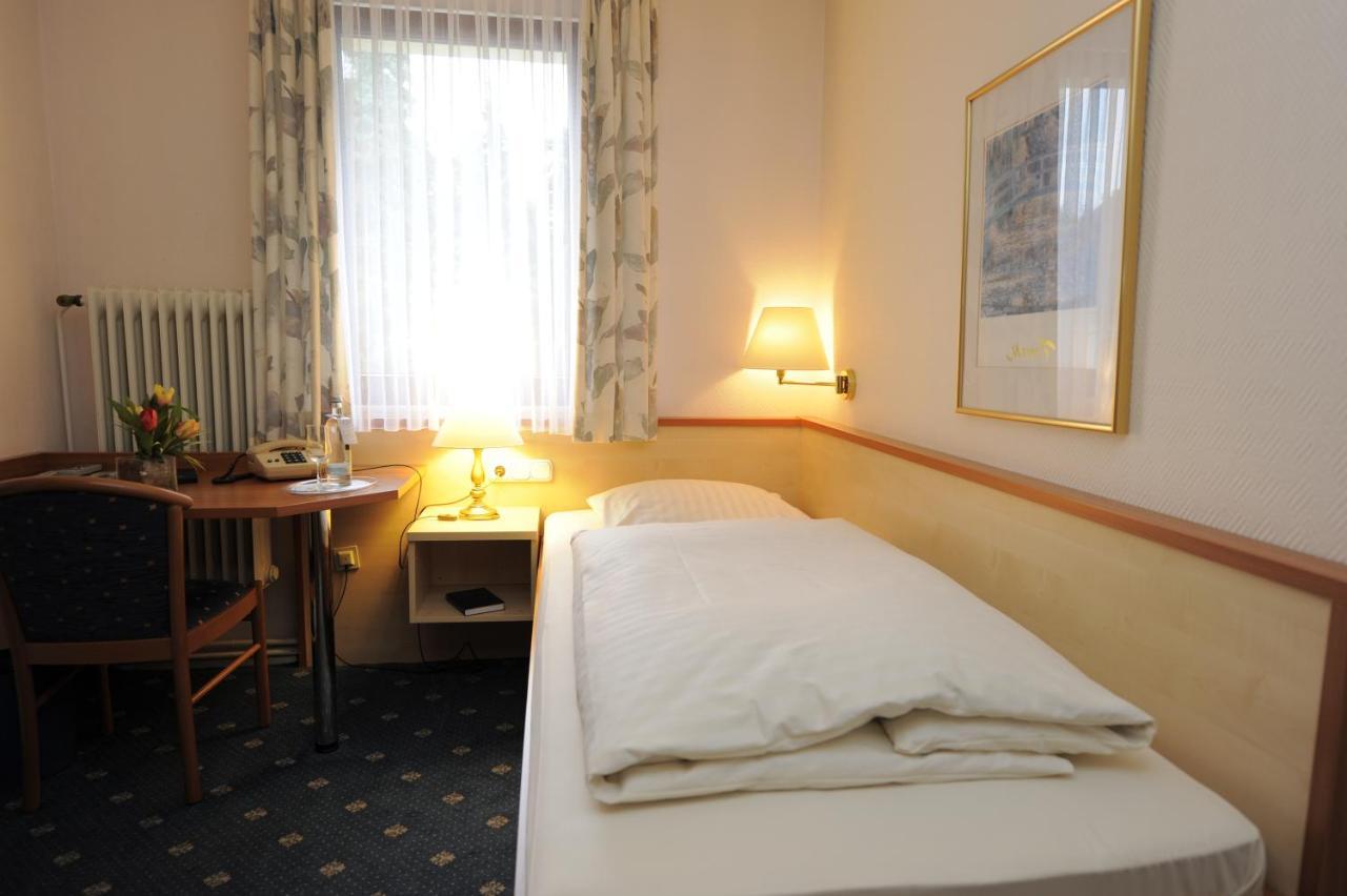 Single Room,1204560931:JPEG