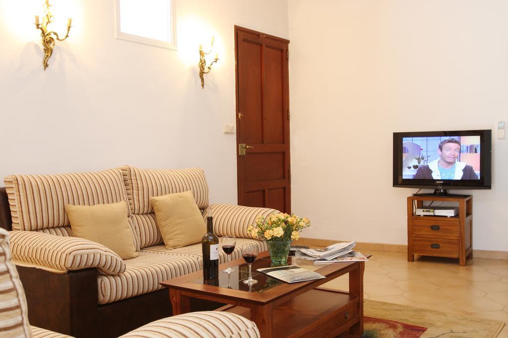 Three-Bedroom Apartment Penthouse