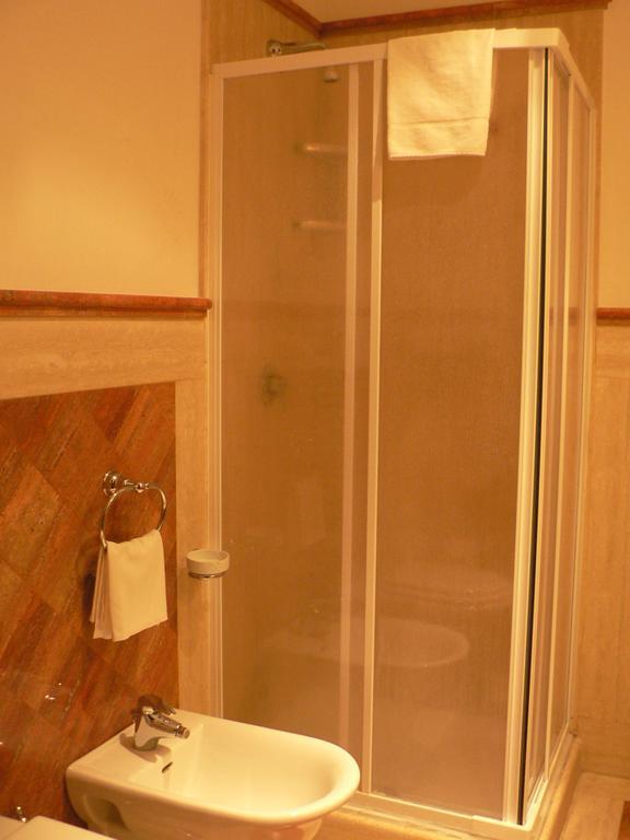 Single Room,120597045:JPEG